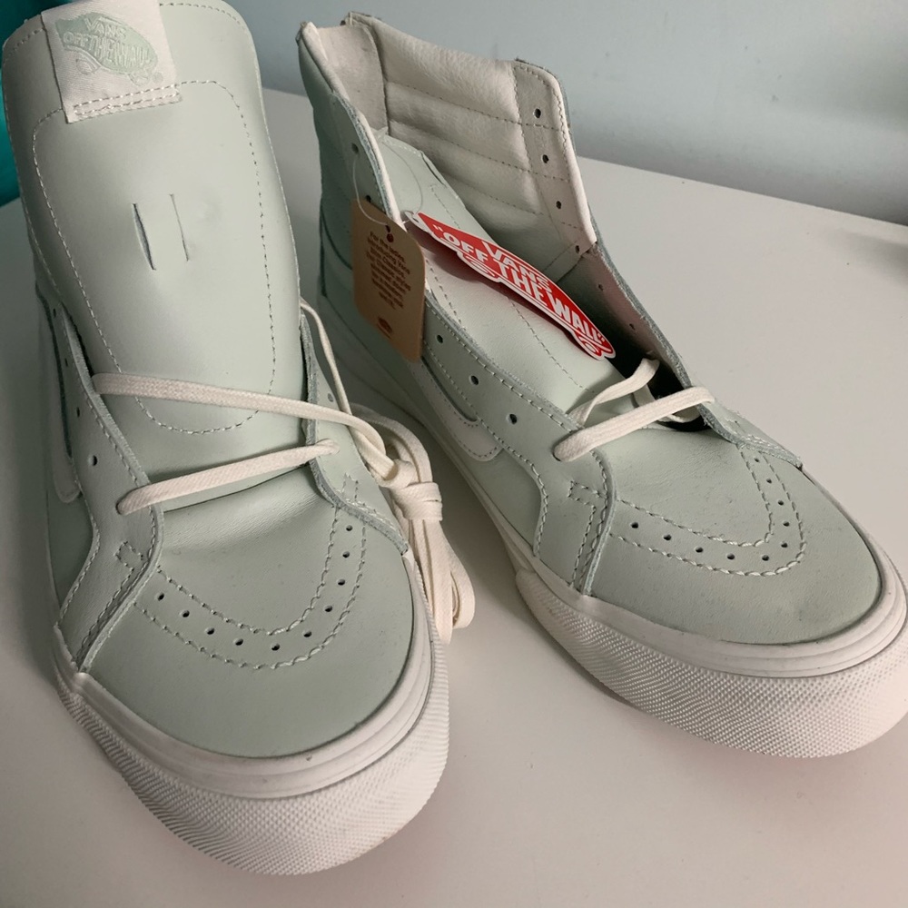 Slim Classic Leather Vans